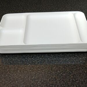 Tupperware White Compartment Dinner Plates - Set of 5
